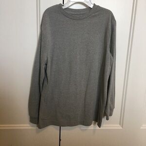 Boys size 8 medium gray long sleeved T-shirt